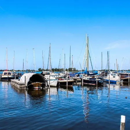 Stylish On The Water * Nieuw-Loosdrecht
