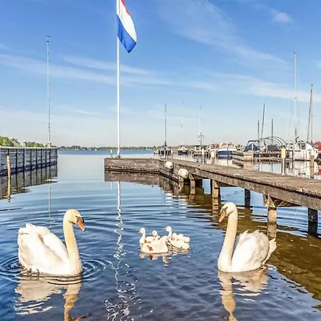 Stylish On The Water Botel Nieuw-Loosdrecht