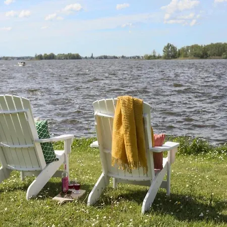 Comfortable Water At The Loosdrechtse Plassen * Nieuw-Loosdrecht