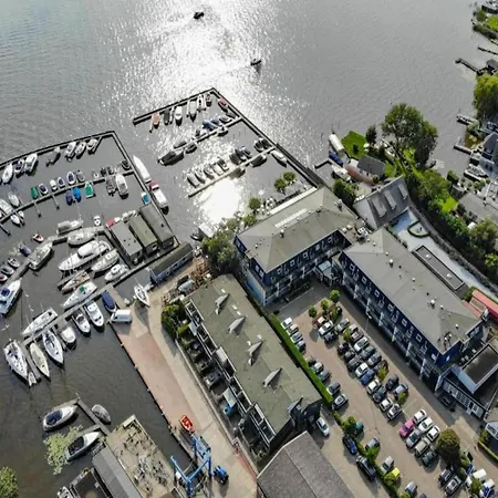 Comfortable Water At The Loosdrechtse Plassen Nieuw-Loosdrecht
